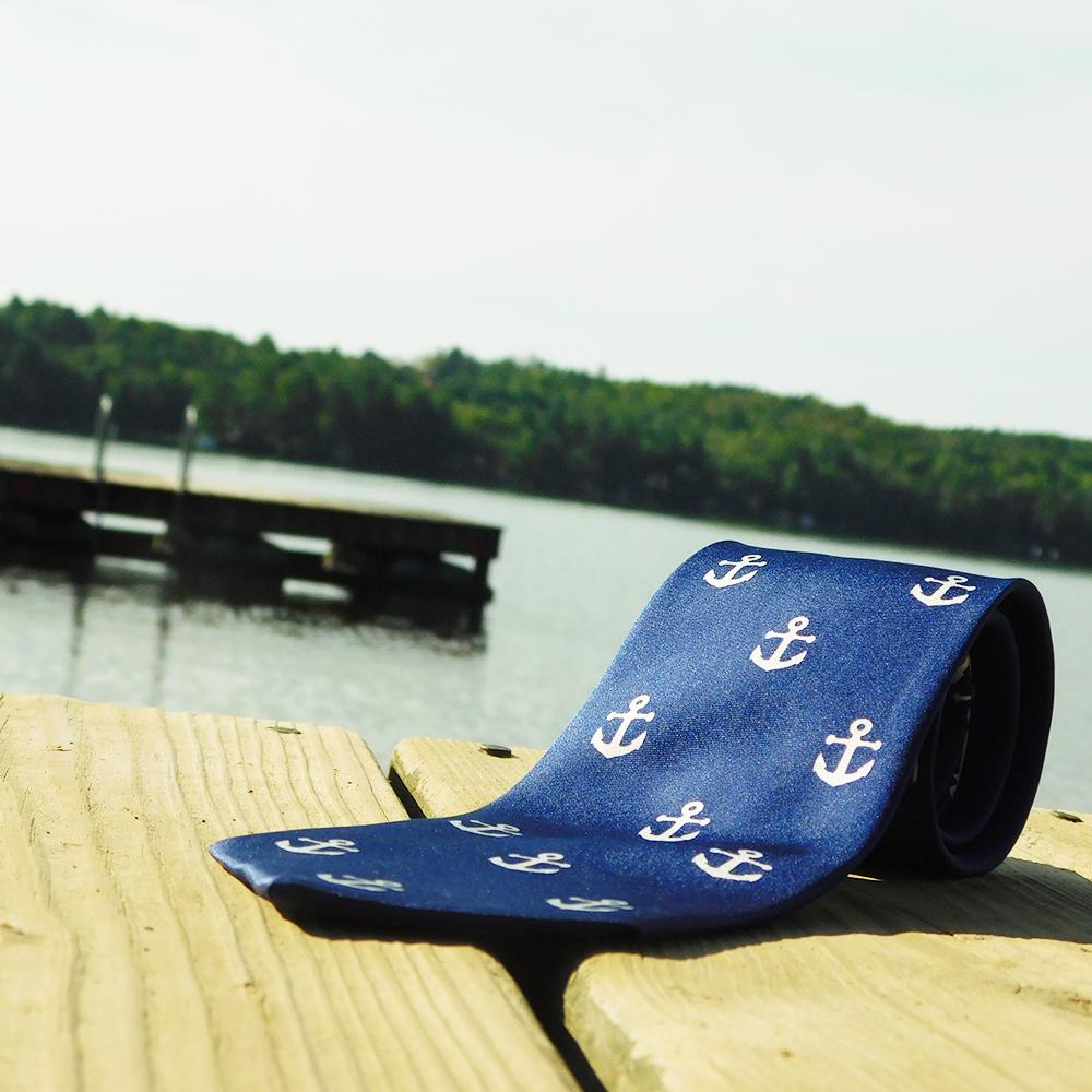 SUMMER TIES Printed Silk Anchor Necktie in Navy