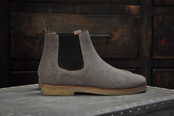 HOUND & HAMMER The Maddox 2 Boot in Grey Suede